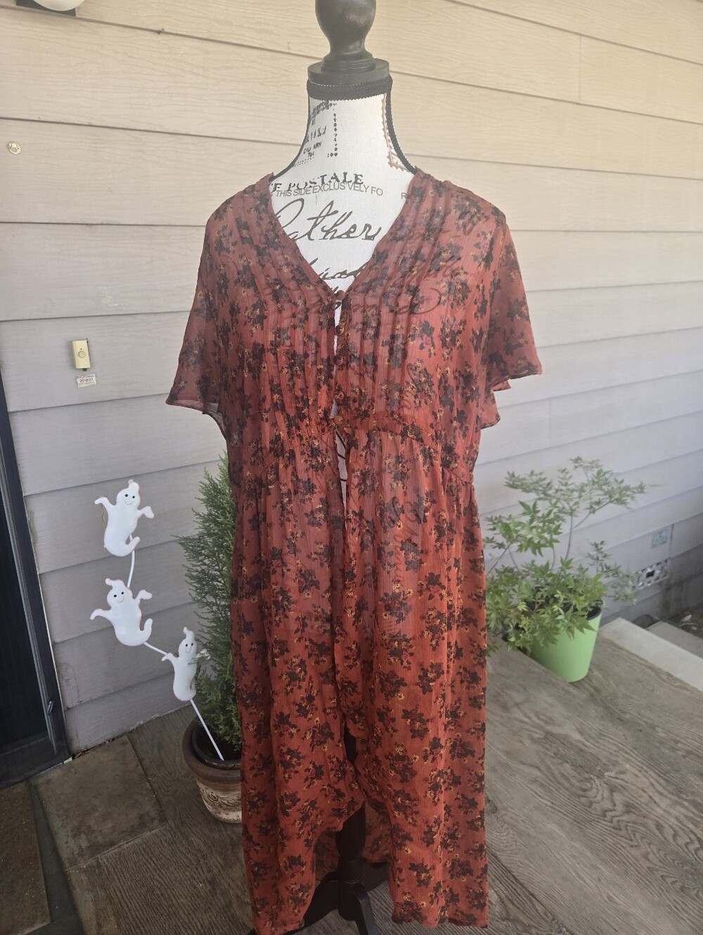 Torrid Floral High-Low Tunic Dress in Rust Red. Size 1XL
